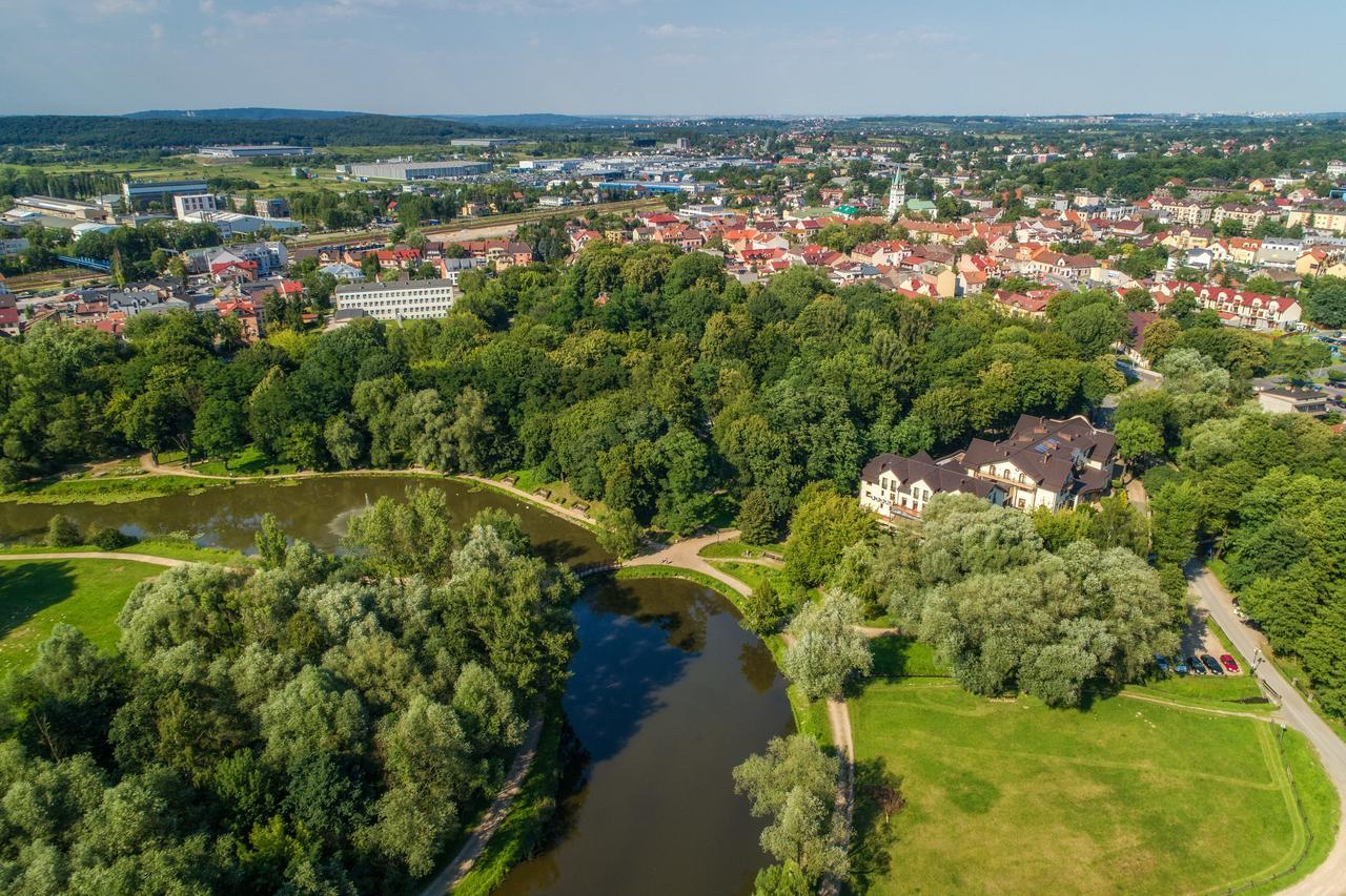 Dworek Skawinski Skawina Exterior foto